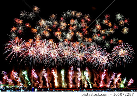 Utsunomiya Fireworks Festival August 10, 2019 (Saturday) Utsunomiya City, Tochigi Prefecture Kinugawa Dojo Inn Green Space Utsunomiya Fireworks Festival August 10, 2019 (Saturday) Utsunomiya City, Tochigi Prefecture Kinugawa Dojo Inn Green Space 105072297