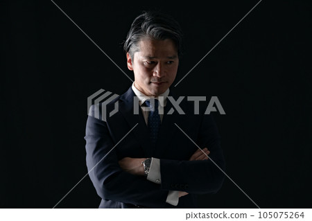 thinking businessman 105075264