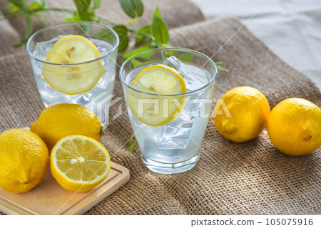 lemonade lemonade 105075916
