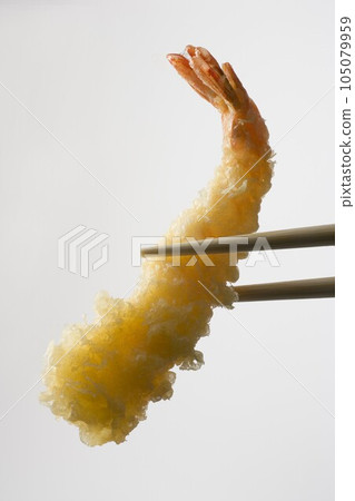 Deep-fried shrimp tempura Deep-fried shrimp tempura 105079959