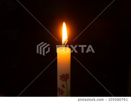 Candles for Buddhist altars Lighted candles Burning candles 105080761