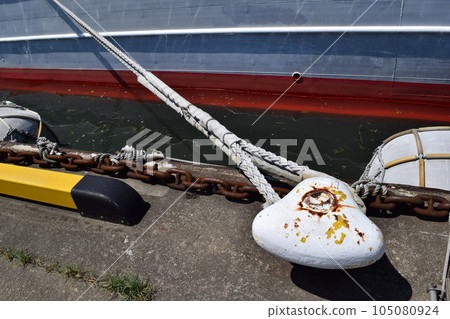 繫泊設備 繫泊設備 105080924