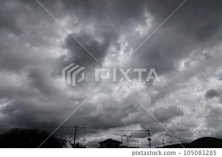 Black clouds covering the sky between the rainy season in July 105081285