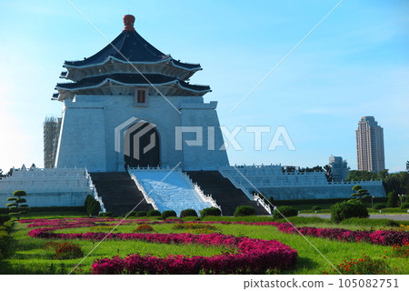 Chiang Kai-shek Memorial Hall in Taiwan: Main Hall in the early morning 105082751