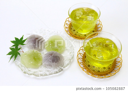 Water Daifuku (Azuki, Muscat) and cold tea [cool image] 105082887