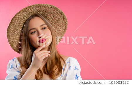 Thinking around woman on pink background. Puzzled lady looking answer.Copy space Thinking around woman on pink background. Puzzled lady looking answer.Copy space 105083952