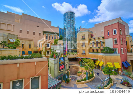 A bird's-eye view of Cinecitta Street, an Italian-style town in Kawasaki Ward, Kawasaki City, Kanagawa Prefecture A bird's-eye view of Cinecitta Street, an Italian-style town in Kawasaki Ward, Kawasaki City, Kanagawa Prefecture 105084449
