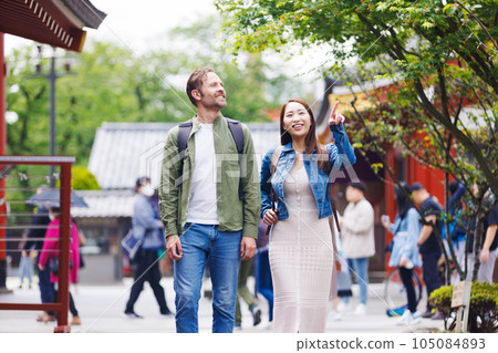 夫婦享受觀光 105084893