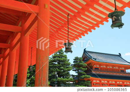 平安神宮大天門和掛燈籠 105086365