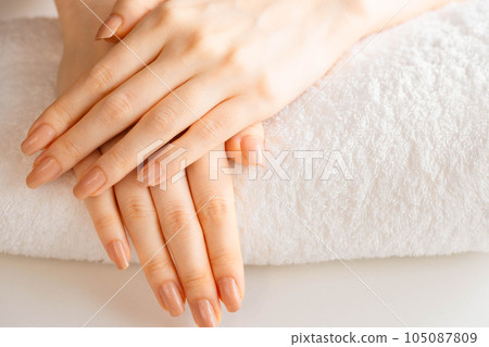 Esthetician woman's hand Esthetician woman's hand 105087809