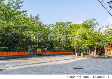 Kyoto/Gion Shirakawa Tatsumi Bridge Fresh green season 105089691