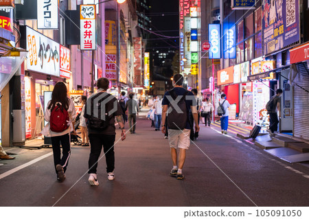 "Tokyo" Akihabara electric town, people coming and going 105091050