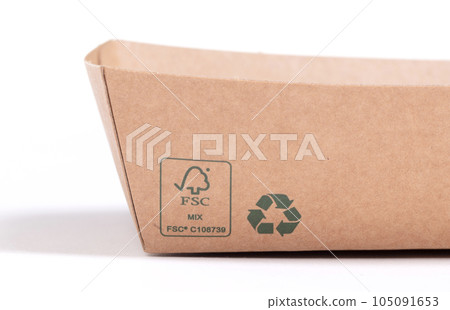 Recycled paper trays for snacks, isolated on white Recycled paper trays for snacks, isolated on white 105091653