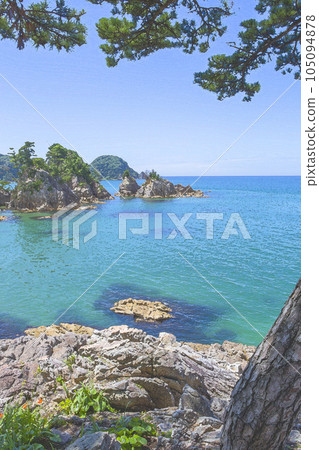 夏季的浦富海岸 鳥取縣浦富海岸水彩畫 105094878