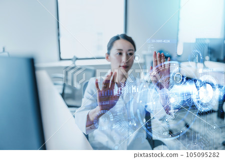 穿著白大褂工作的女人 105095282