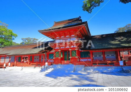 [Oita Prefecture] The upper shrine of Usa Shrine in sunny weather 105100692