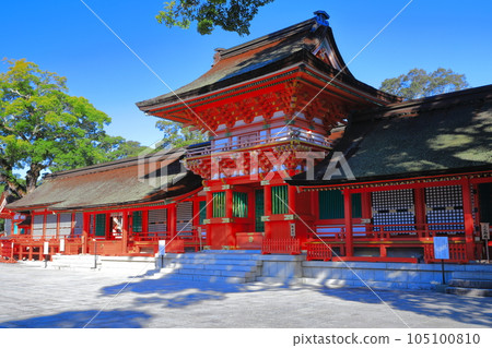 [Oita Prefecture] The upper shrine of Usa Shrine in sunny weather 105100810