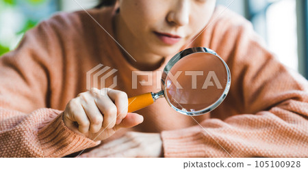 放大鏡 女生 女孩 105100928