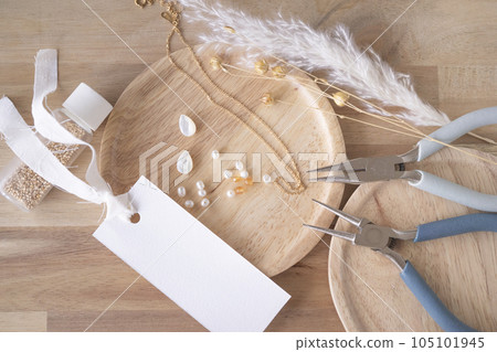 Making handmade accessories 105101945