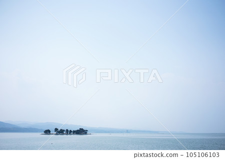 Lake Shinji Yomegashima Lake Shinji Yomegashima 105106103