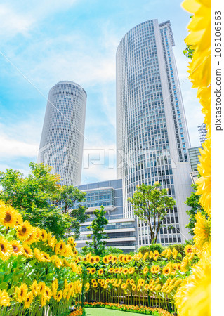 Dai Nagoya Building, sunflower garden in the city center <Nagoya City, Aichi Prefecture> 105106563