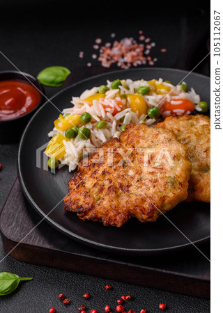 Delicious fresh fried minced chicken meat cutlets with salt, spices and herbs Delicious fresh fried minced chicken meat cutlets with salt, spices and herbs 105112067