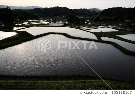 連接梯田遺產 三河內梯田風景 晚景 南風漣漪 連接梯田遺產 三河內梯田風景 晚景 南風漣漪 105118167