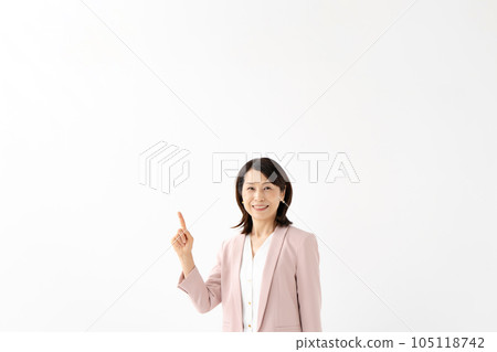 商務高級女性指著 105118742