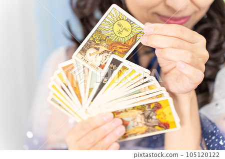 算命先生選擇塔羅牌 算命先生選擇塔羅牌 105120122