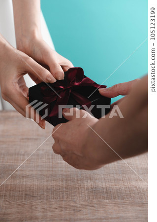 女人的手拉手禮品 女人的手拉手禮品 105123199