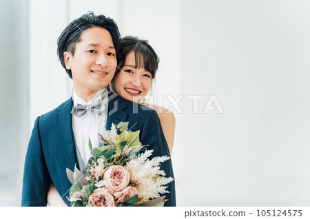 Bride and groom taking pre-photoshoots and photo weddings at the wedding hall (bridal wedding) 105124575