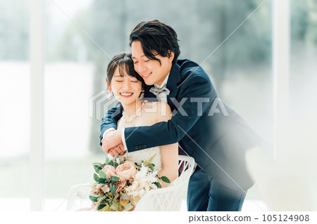 Bride and groom taking pre-photoshoots and photo weddings at the wedding hall (bridal wedding) 105124908