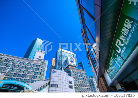 Tokyo cityscape in Japan, July, Tokyo where intense heat continues ... Yurikamome Shimbashi station etc. seen = July 17 105137820