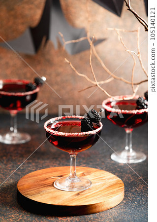 Halloween party alcohol cocktail with bramble 105140121