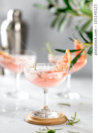 Pink grapefruit gin gimlet cocktail ready to drink 105140123