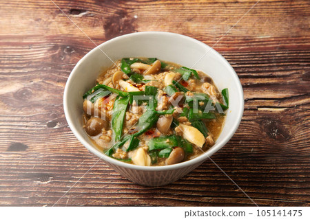 韭菜肉味噌醬蓋飯 105141475