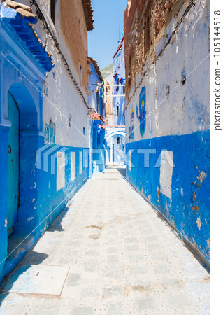 Streets of Chefchaouen 105144518