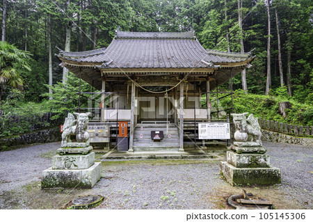 廣島縣世羅町世羅世羅八幡神社參拜殿 廣島縣世羅町世羅世羅八幡神社參拜殿 105145306