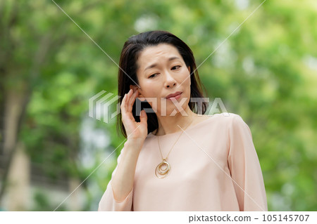 女性更年期障礙中暑身體狀況不佳 女性更年期障礙中暑身體狀況不佳 105145707