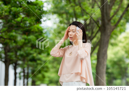 女性更年期障礙中暑身體狀況不佳 105145721