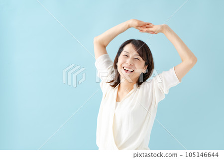 女人伸展美麗 105146644