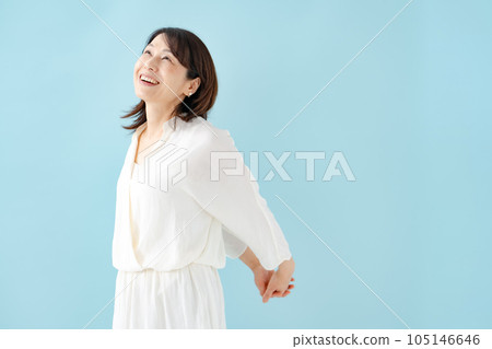 Woman stretching beauty Woman stretching beauty 105146646