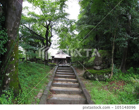 兜觀音（Kabuto Kannon），與中山道木曾寺上的木曾義仲有關 105148096