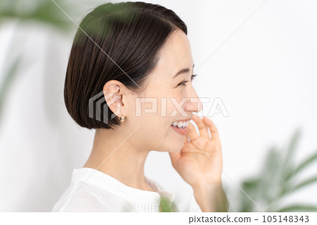 側身美女 105148343