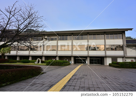 Kagoshima Prefectural Library 105152270