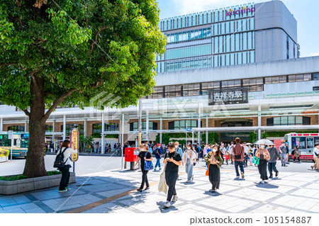 [東京] 吉祥寺站北口，保養得很漂亮 105154887