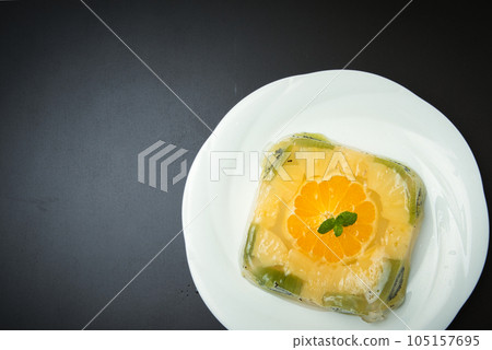 適合夏天的冷甜點：瓊脂果凍配自製水果 105157695