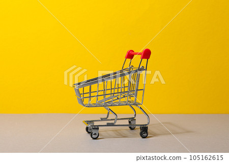 Shopping and making purchase concept, sale and discount Shopping and making purchase concept, sale and discount 105162615