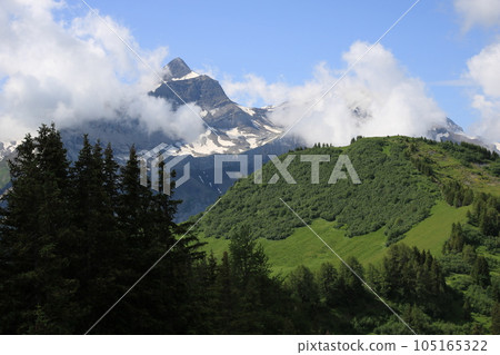 Green peak named Blattistand and Mount Oldehore. Green peak named Blattistand and Mount Oldehore. 105165322