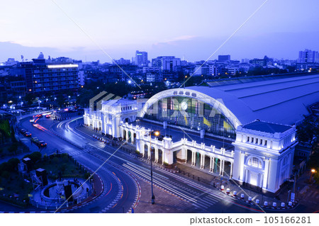 station, bangkok, night scene 105166281